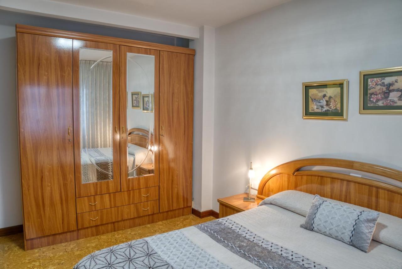Apartamento Muy Amplio, Con Wifi Y A 12 Minutos Del Centro Gijon Exterior photo